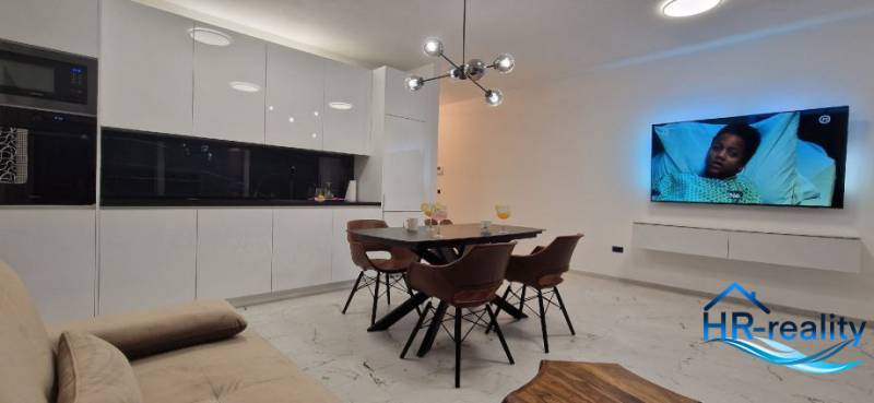 marlimat-nekretnine-prodaja-apartman-novalja-5.jpg