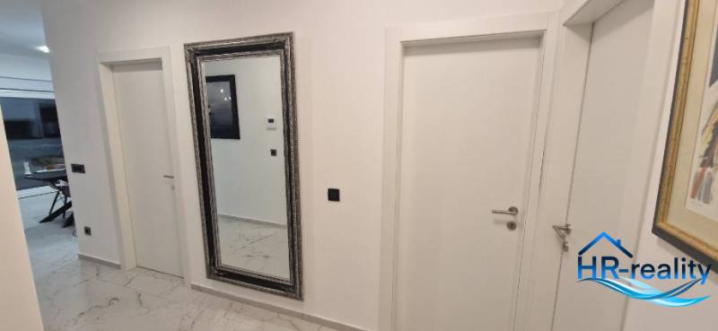 marlimat-nekretnine-prodaja-apartman-novalja-9.jpg