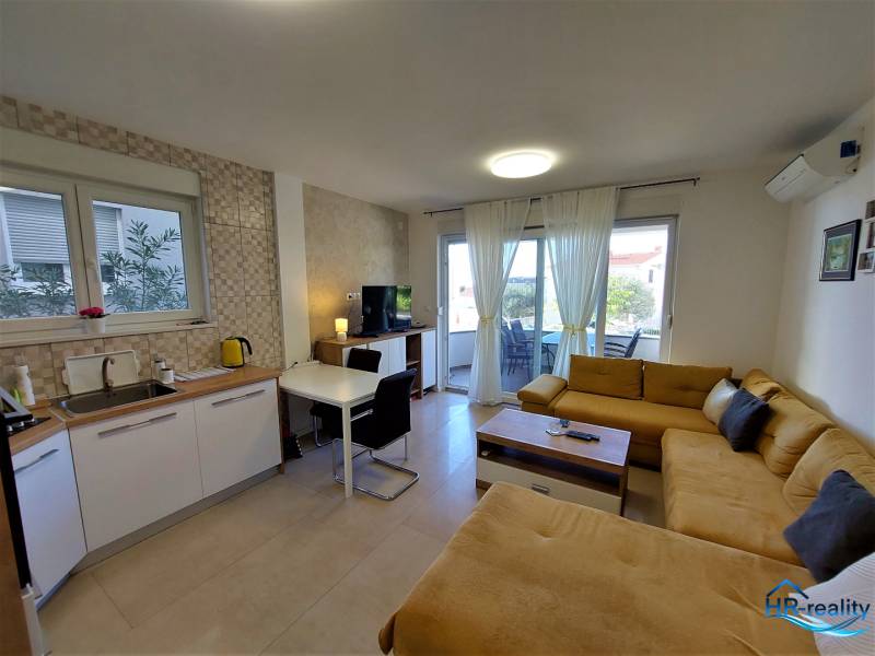 marlimat-nekretnine-prodaja-apartman-novalja-1.jpg