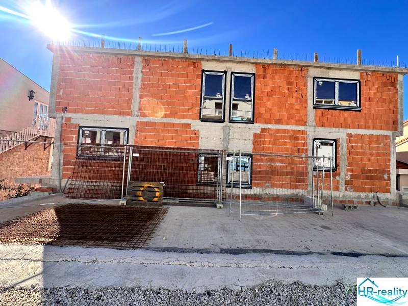 WhatsApp Image 2025-11-25 at 10.34.05 (3).jpeg