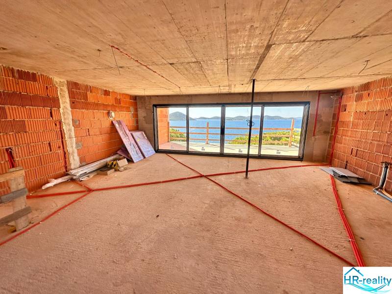 WhatsApp Image 2025-11-25 at 10.34.04 (5).jpeg